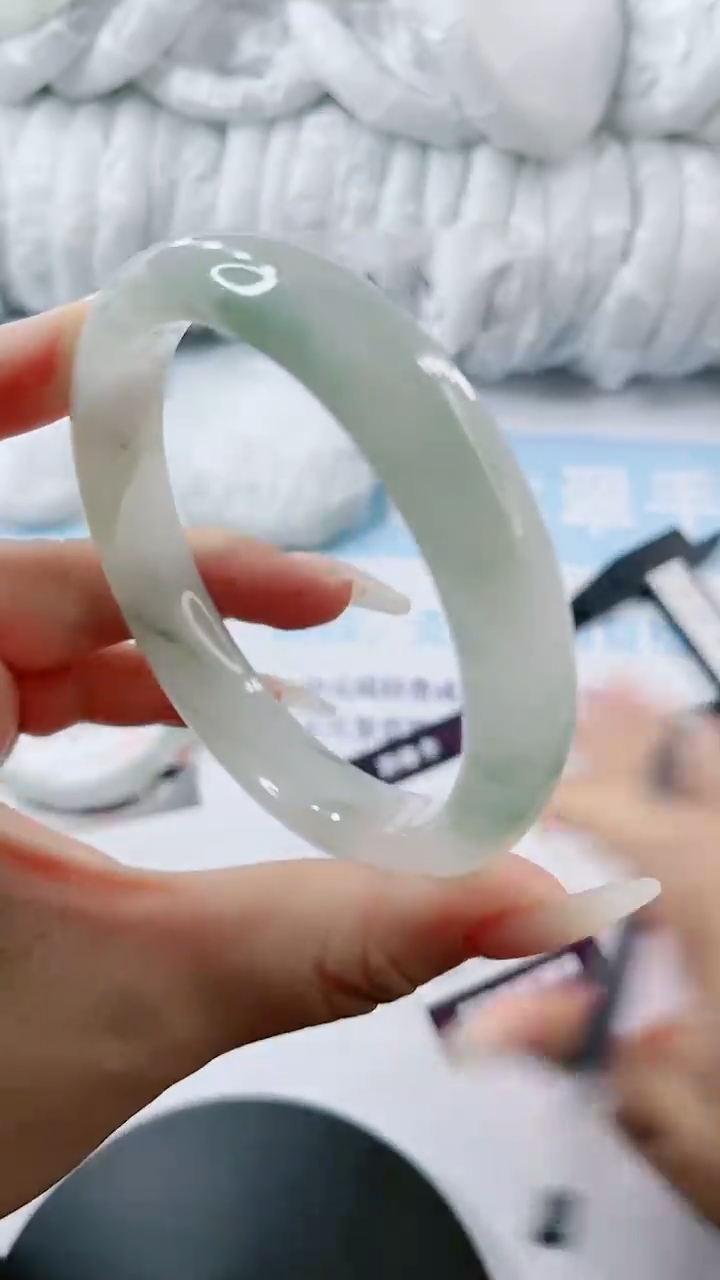 【闪购商品】石英质玉手镯未镶嵌多样性发货V481-62