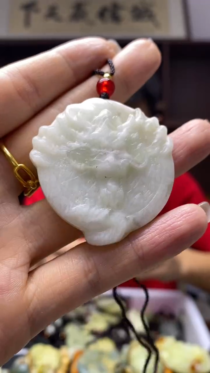 未镶嵌岫玉挂件 