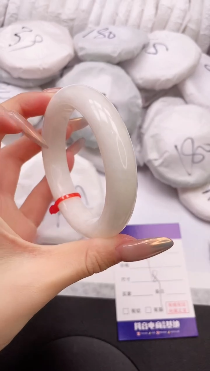 【闪购商品】和田玉手镯未镶嵌30K39-59