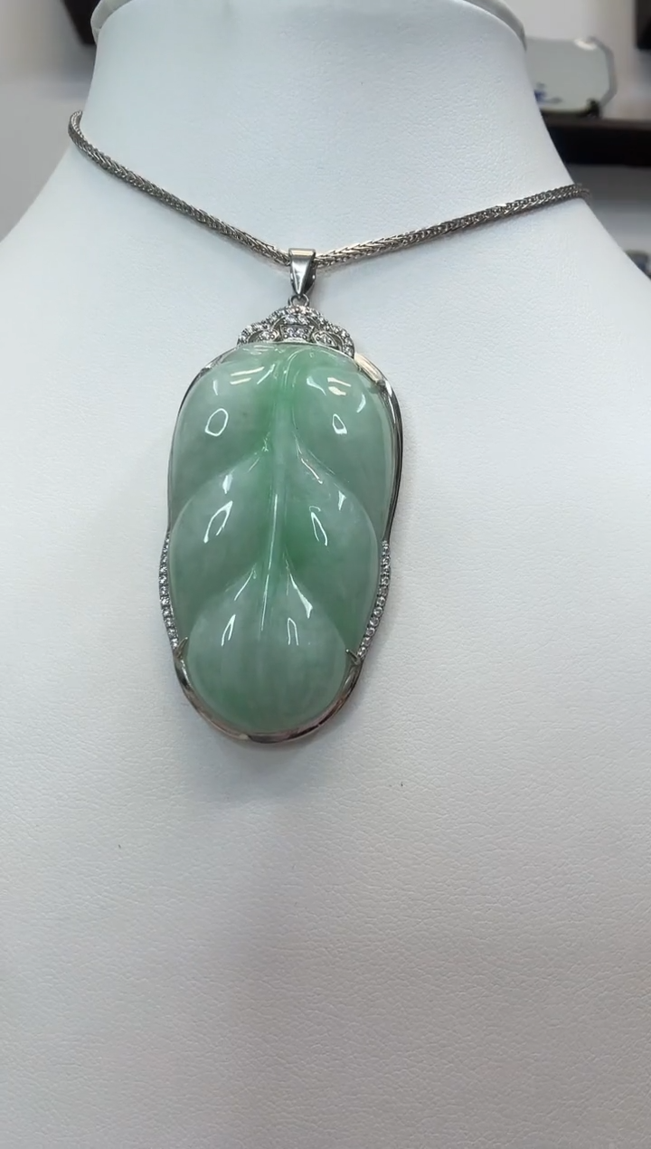 吊坠(赠链)银S925镶嵌翡翠叶子