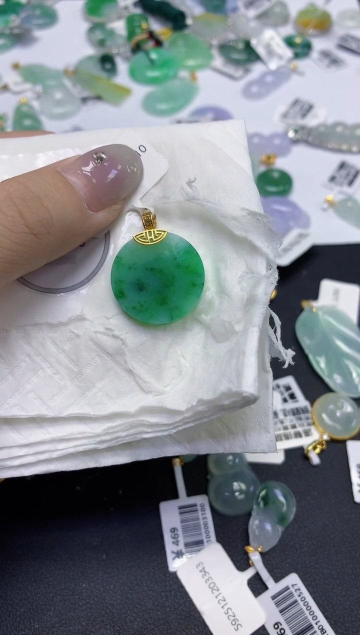 颈饰18K金镶嵌翡翠天然缅甸翡翠A货百元以上9元证书费自理