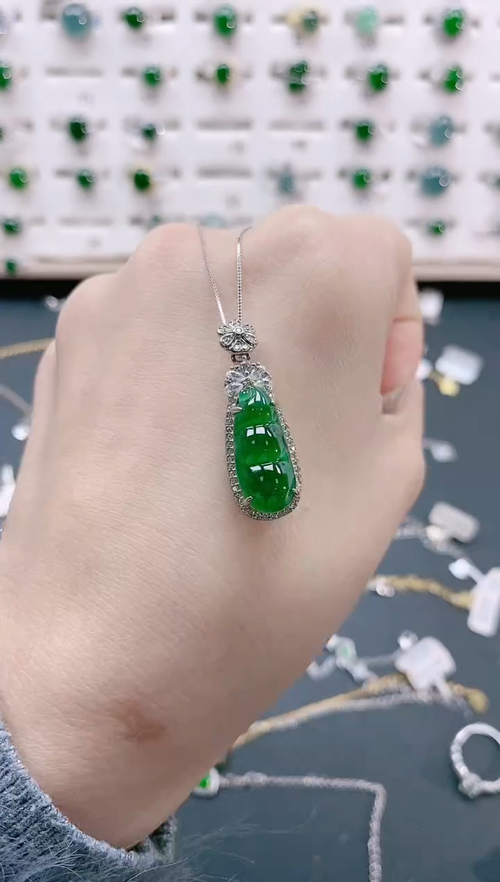 【闪购商品】翡翠颈饰银S925镶嵌天然翡翠