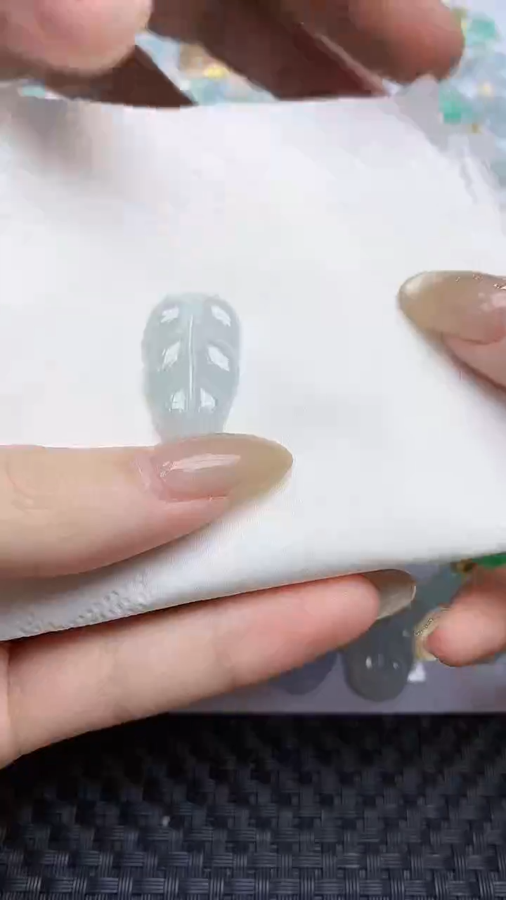 【闪购商品】翡翠颈饰未镶嵌天然A货翡翠 