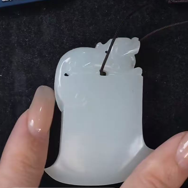 清代和田玉府上有龙