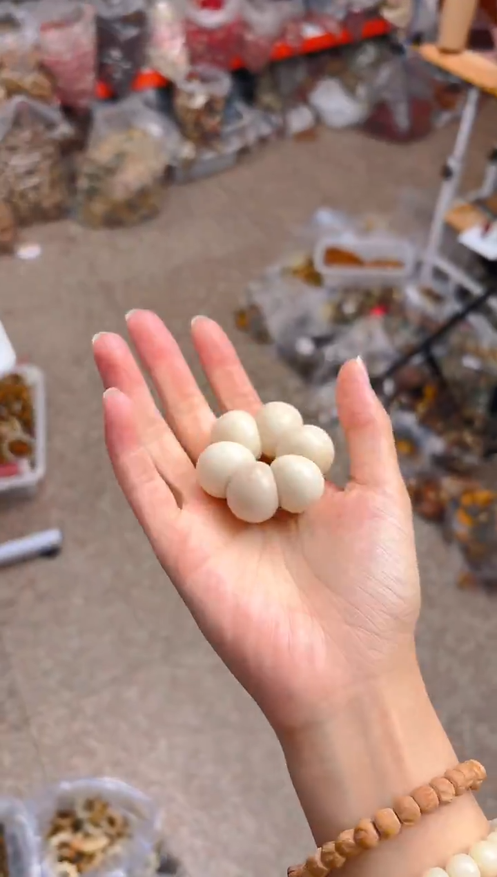 吊坠菩提根/象牙果白色山竹手捻
