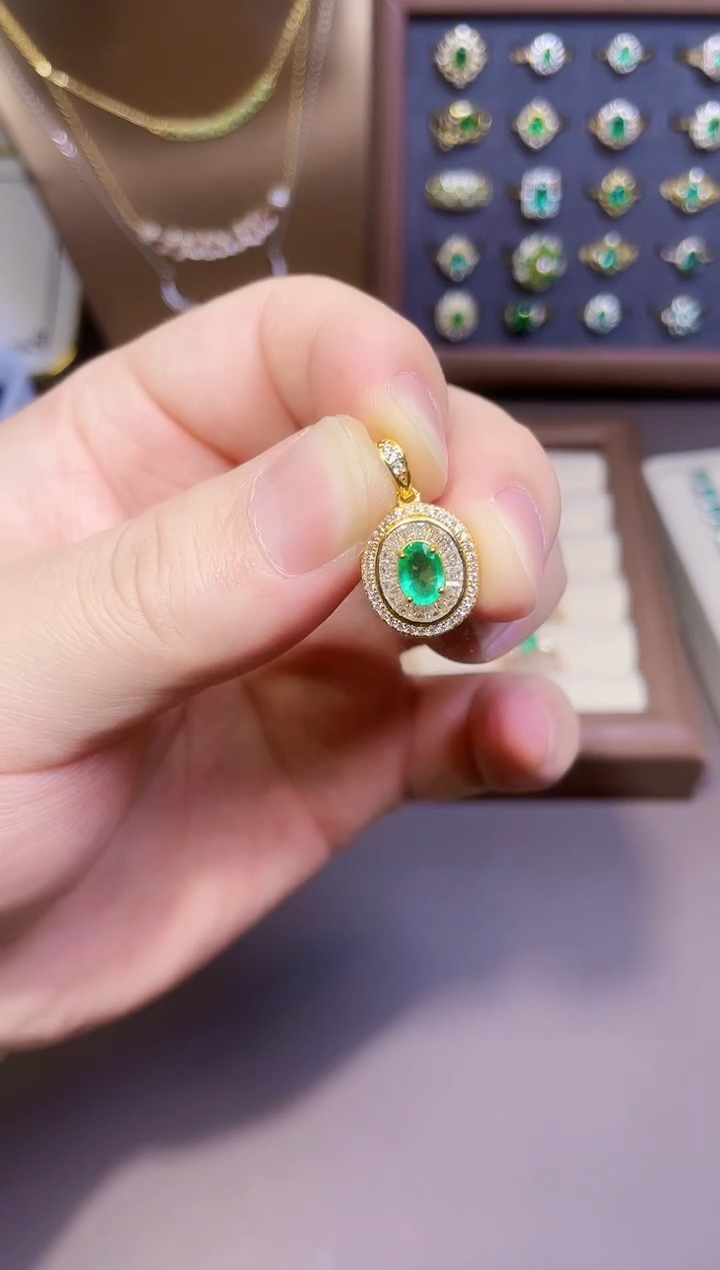 【闪购商品】祖母绿吊坠(赠链)银S925镶嵌一条