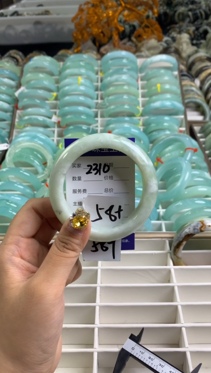 【闪购商品】蛇纹石玉手镯未镶嵌2310