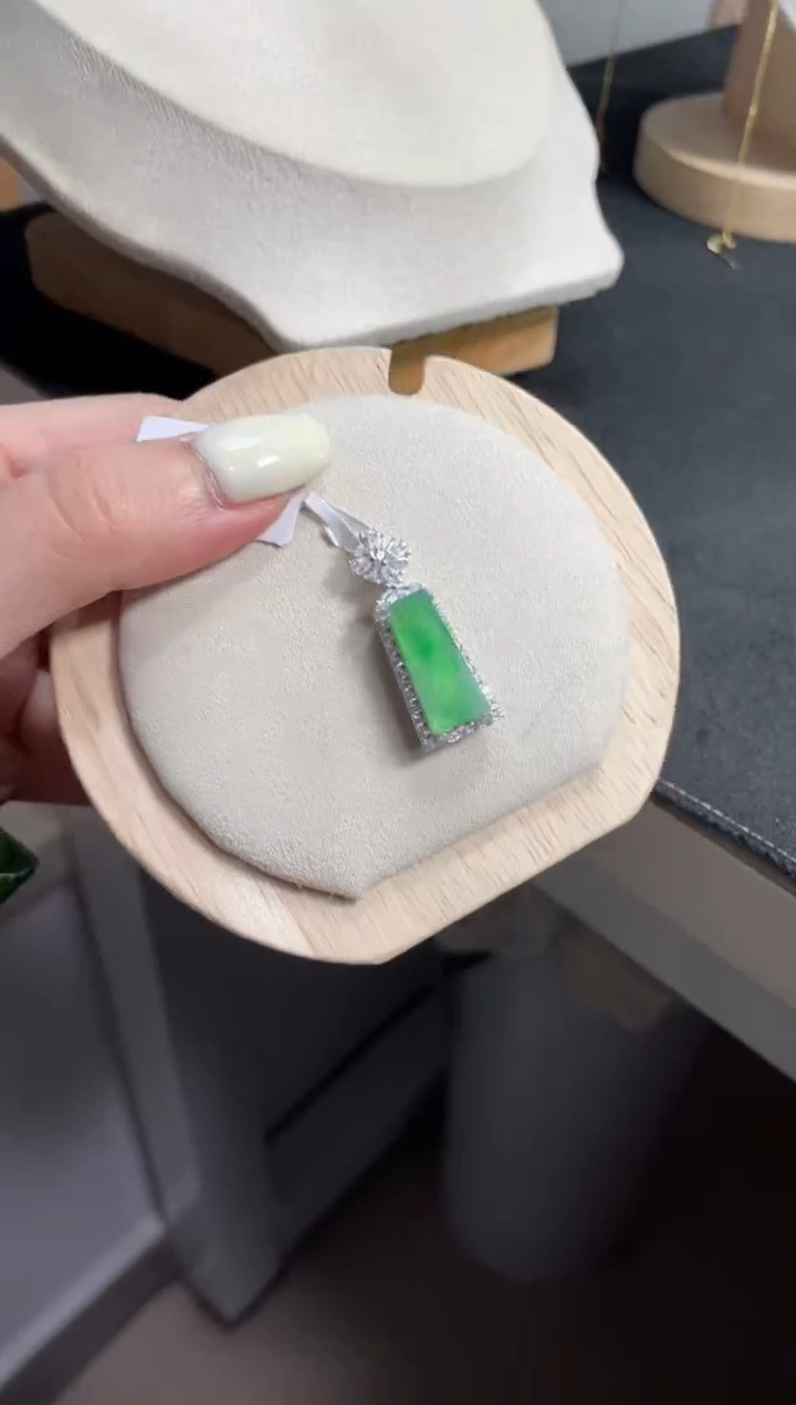 【闪购商品】翡翠银S925镶嵌颈饰11111