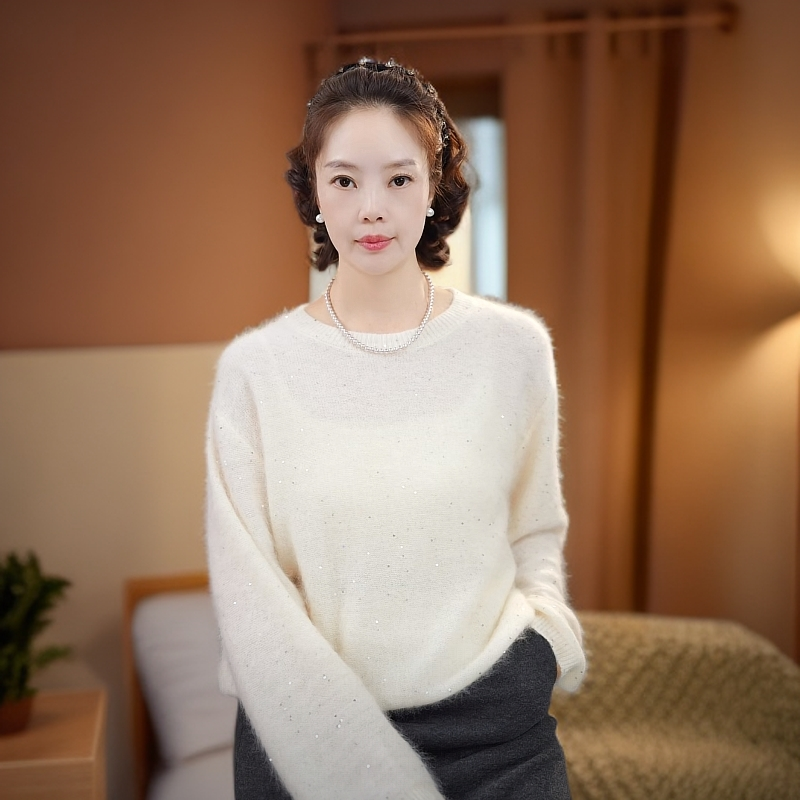 AM-汉腾 -2025新款羊绒羊毛珠片拉绒圆领慵懒极简百搭针织衫