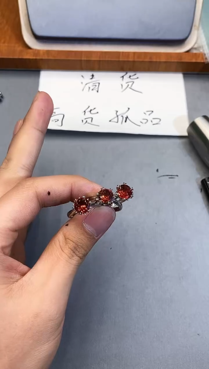 【闪购商品】石英质玉珠宝奇石合金1