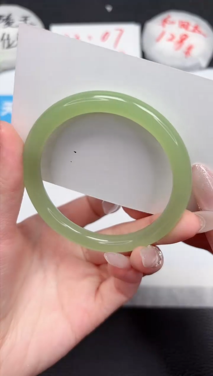 【闪购商品】石英质玉手镯未镶嵌337-57.3