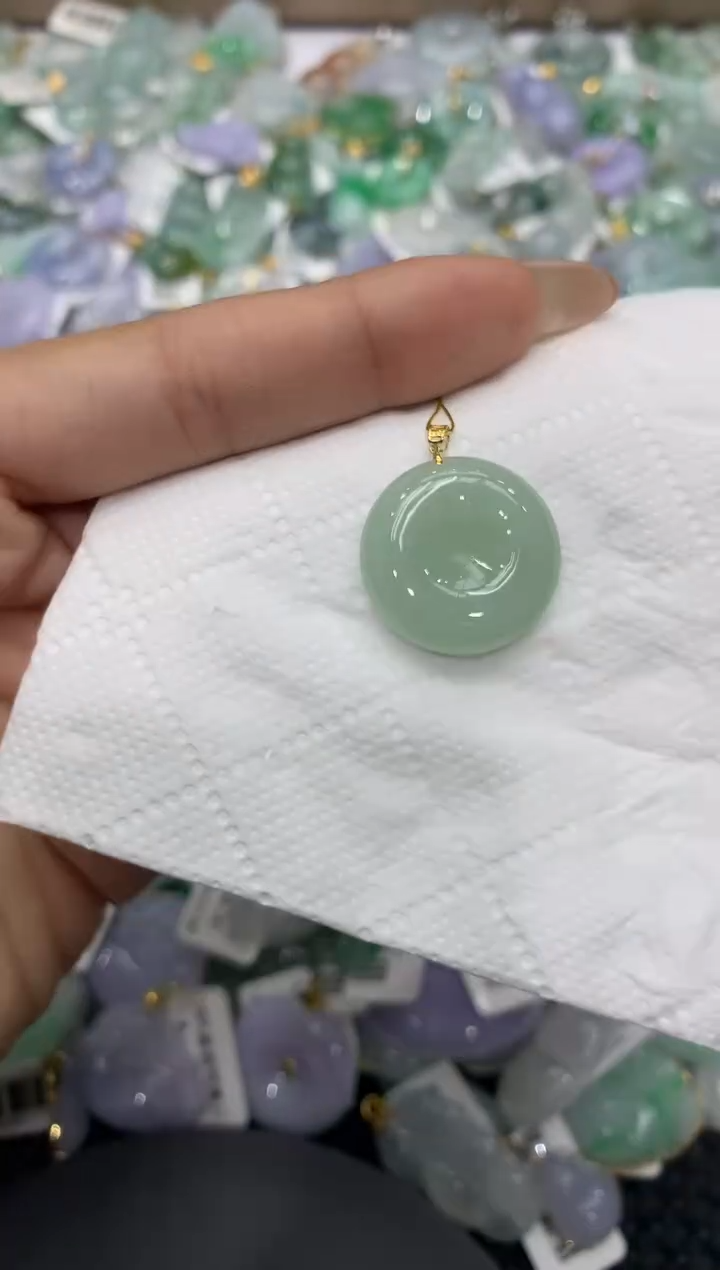 颈饰18K金镶嵌翡翠111111111111