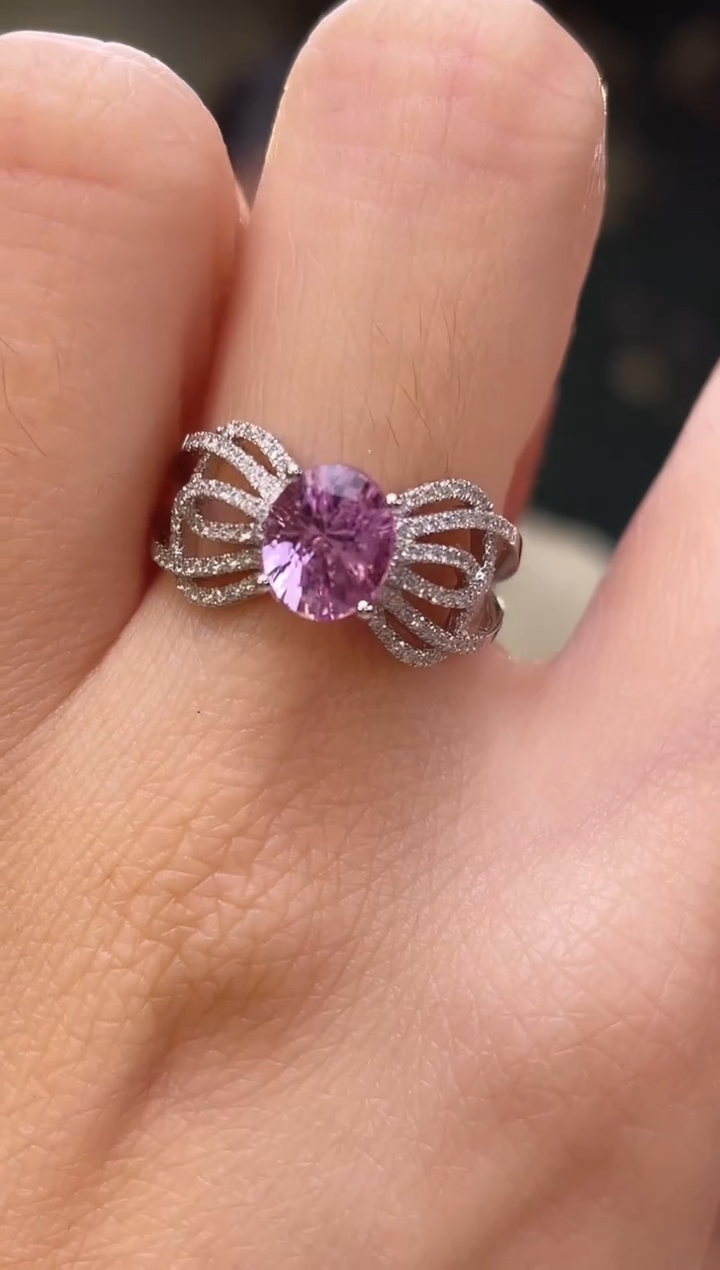 戒指彩色蓝宝石18K金镶嵌无烧帕帕拉恰主石：1.71ct