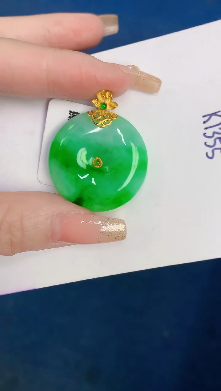 颈饰18K金镶嵌翡翠缅甸天然翡翠A货