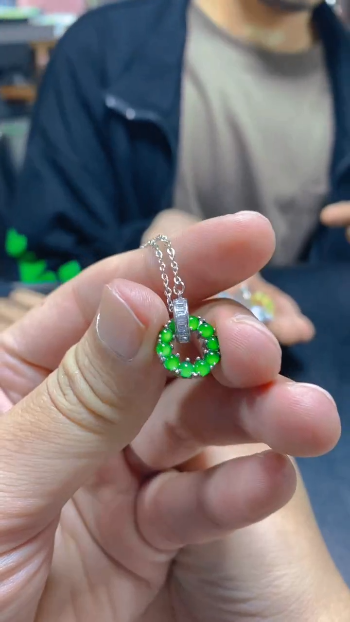 【闪购商品】翡翠吊坠(赠链)未镶嵌0011263922多样性发一