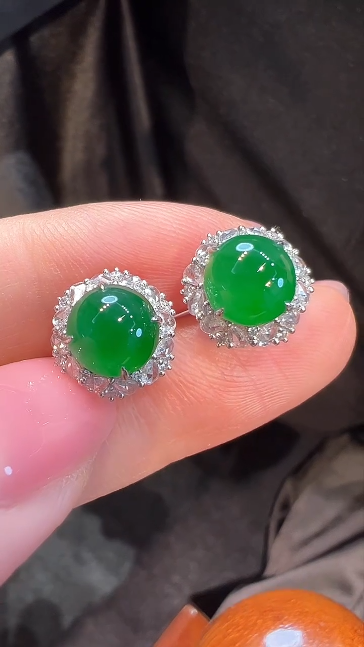 18K金镶嵌翡翠耳饰L6