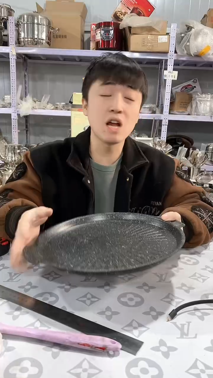 31带沿圆烤盘瑕疵