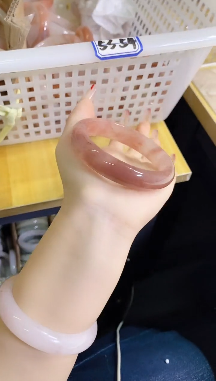 【闪购商品】石英质玉手镯未镶嵌104/60.2