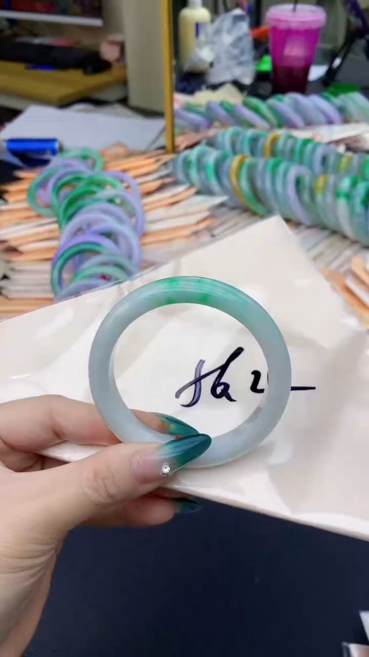 【闪购商品】翡翠手镯未镶嵌0531805760