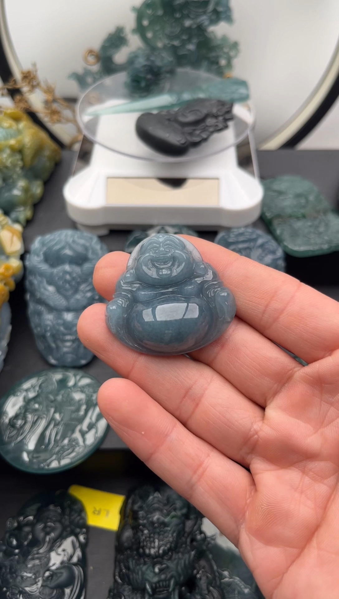 颈饰未镶嵌翡翠传**计佛公