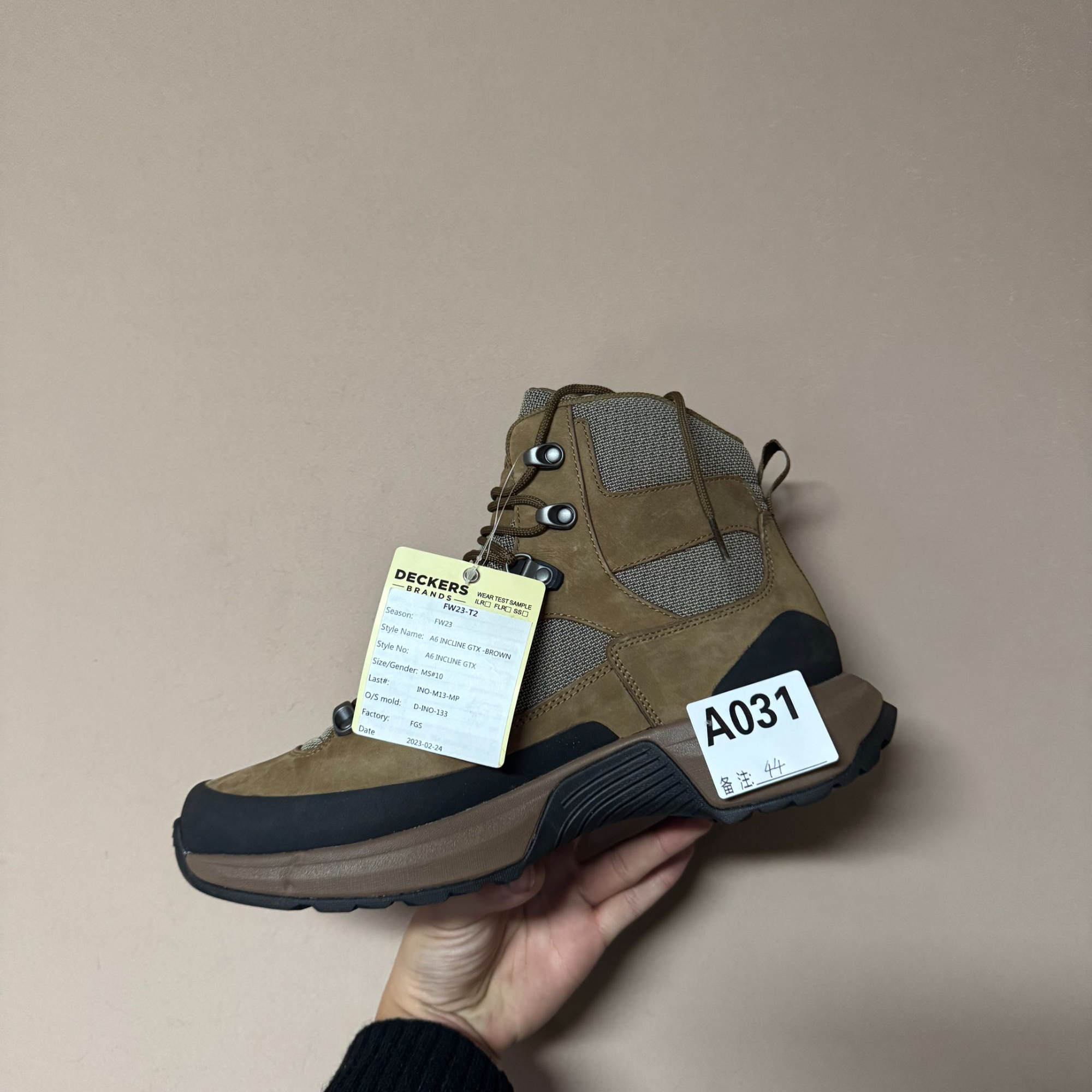 高端男女户外休闲鞋A031