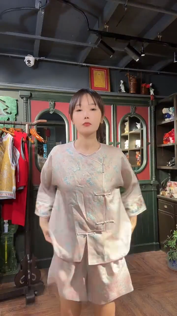 【现货110斤内】灰粉色亮晶晶上衣送裤衩