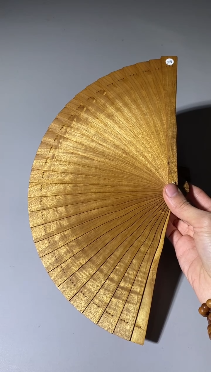 【闪购商品】金丝楠木雕306号18cm精品金丝楠扇子
