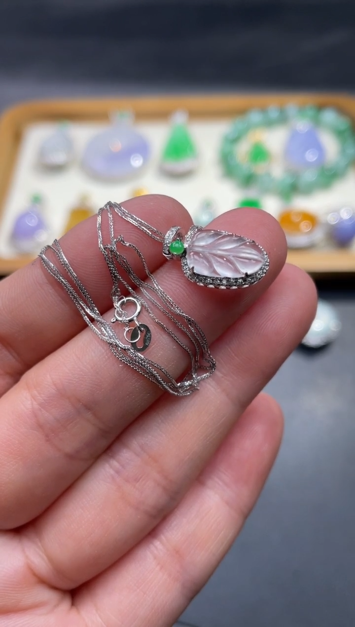 【闪购商品】翡翠颈饰18K金镶嵌76..........