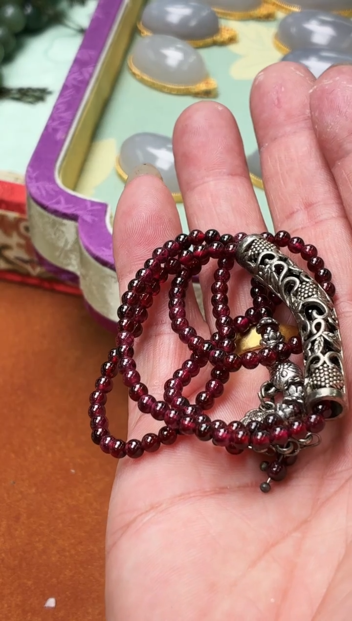 颈饰未镶嵌石榴石E87