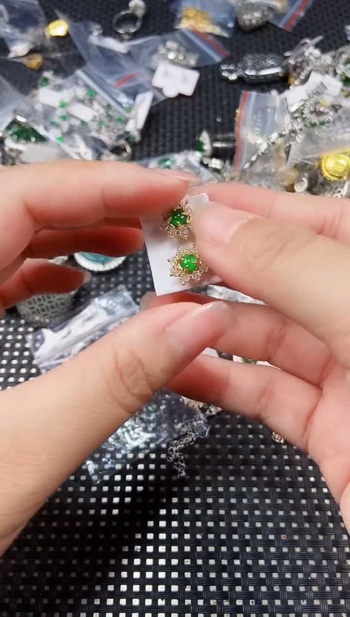 翡翠未镶嵌耳饰1111111111