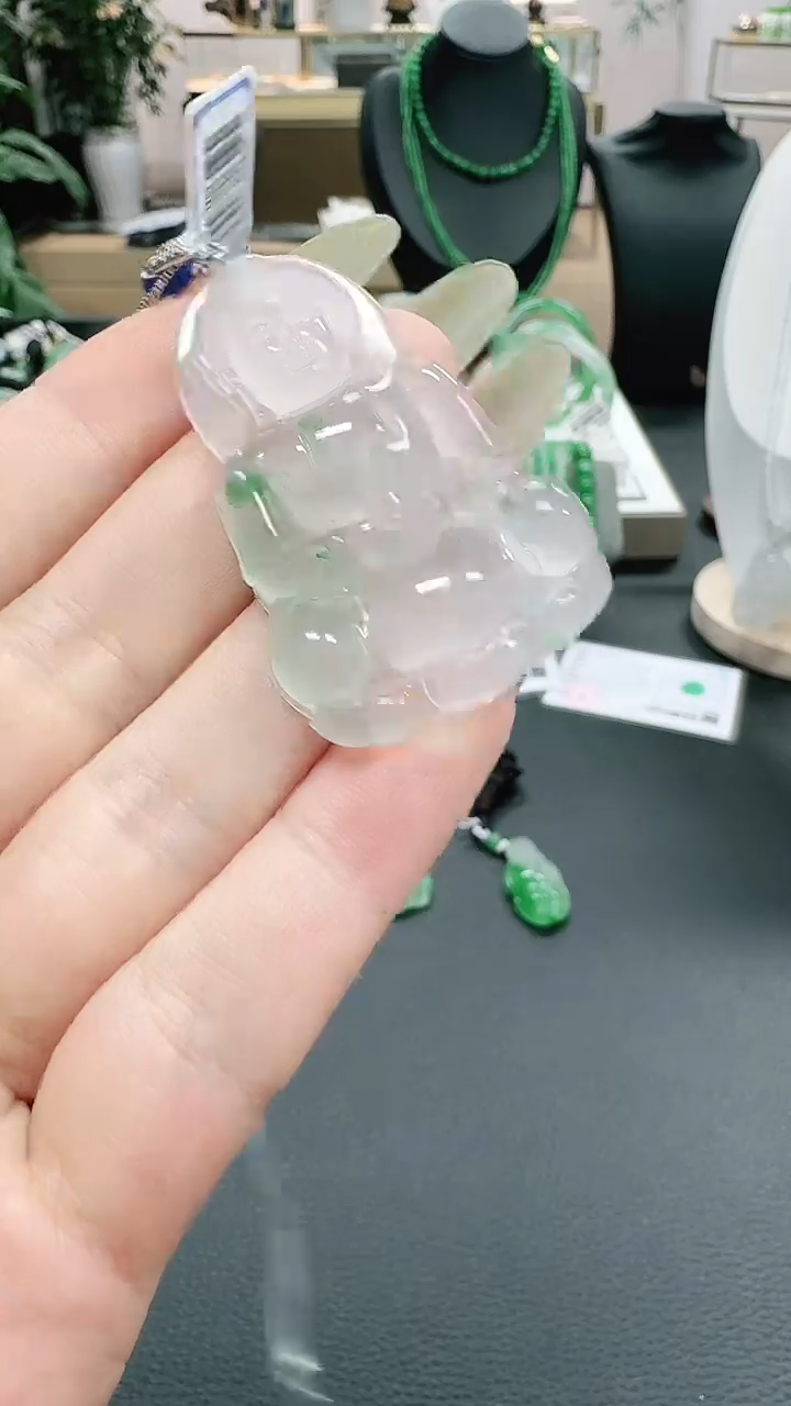 未镶嵌1石英质玉（非洲翠）/0380