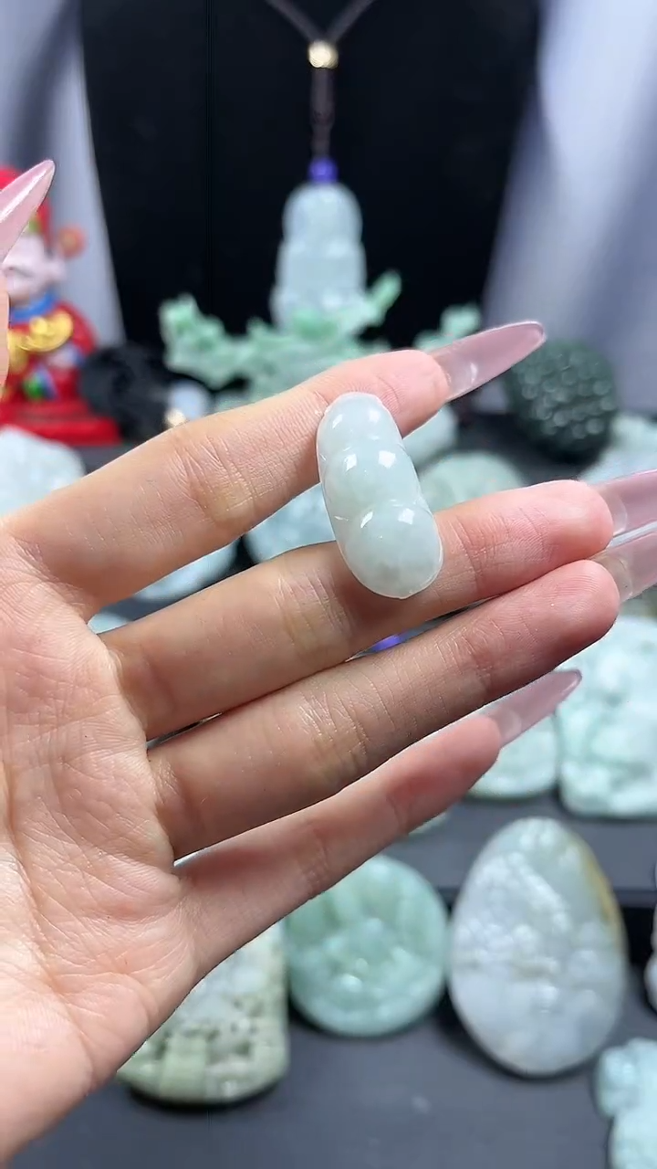 【闪购商品】翡翠颈饰未镶嵌福豆