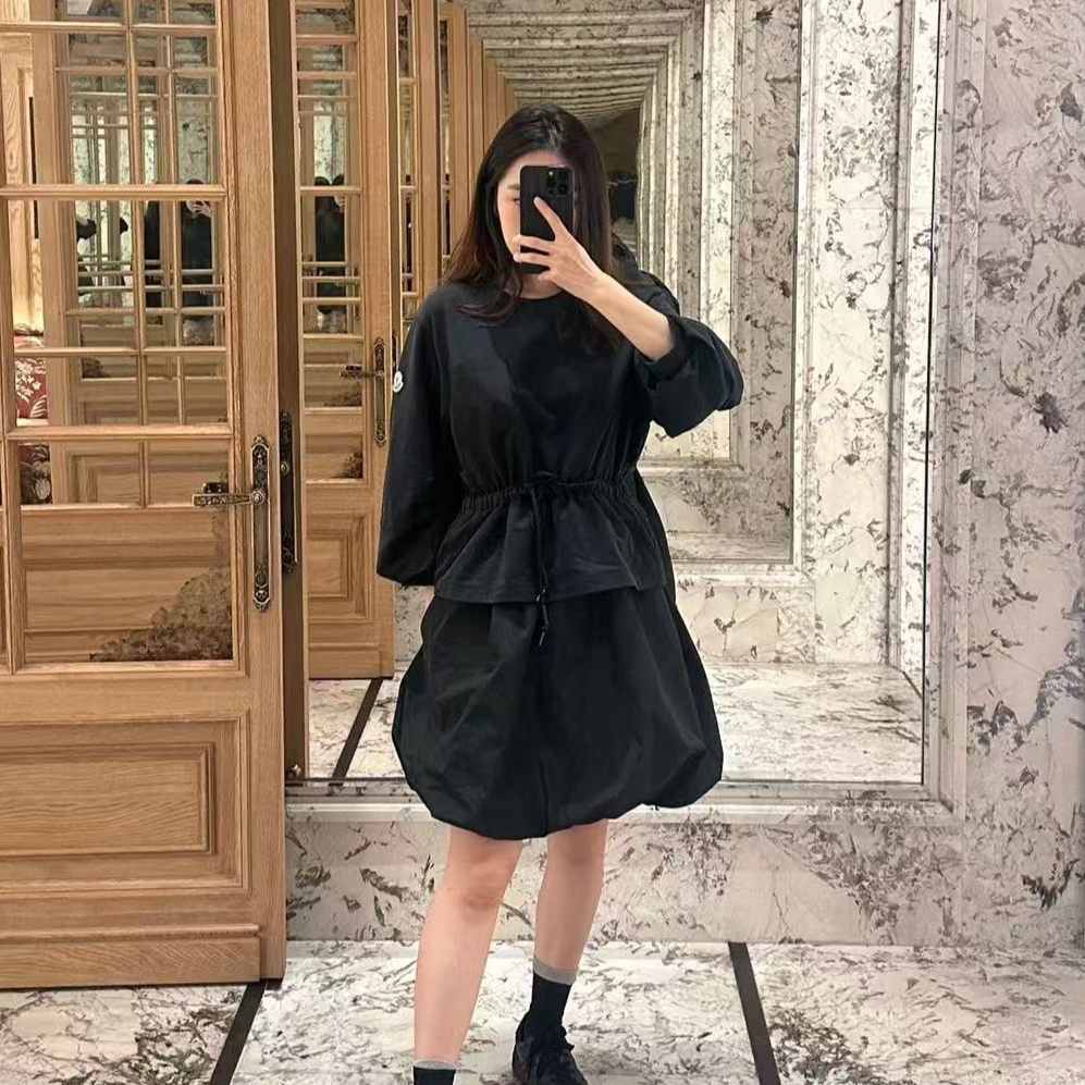 未使用 MONCLER 长袖连衣裙