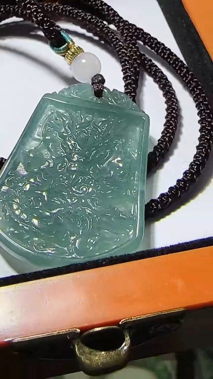 颈饰未镶嵌翡翠 多样性发其一  龙牌   13.14