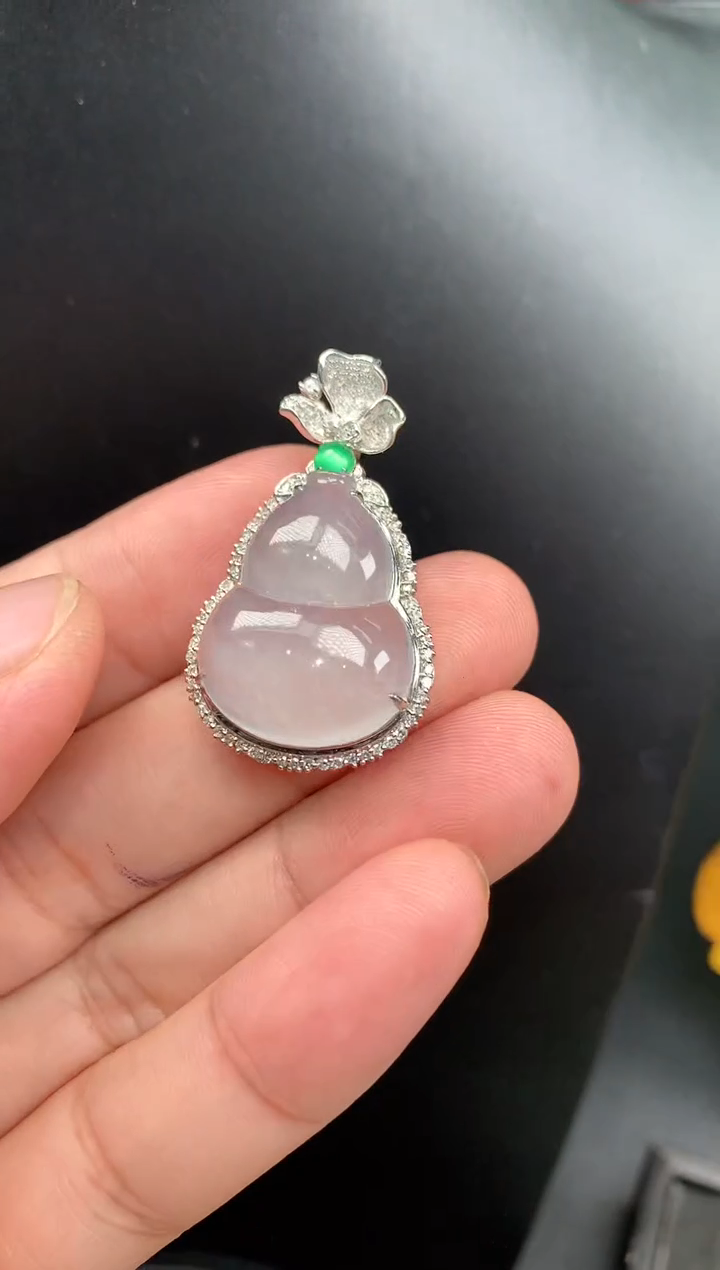 【闪购商品】翡翠颈饰18K金镶嵌葫芦