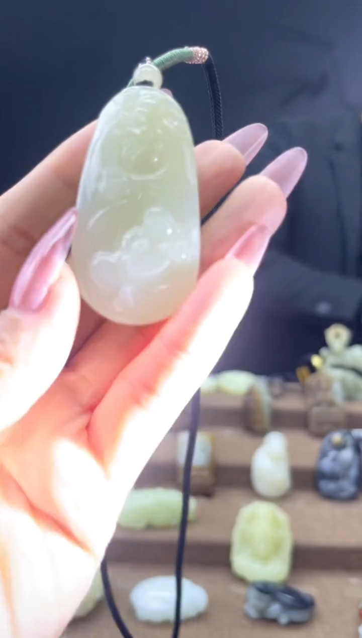 颈饰未镶嵌和田玉1