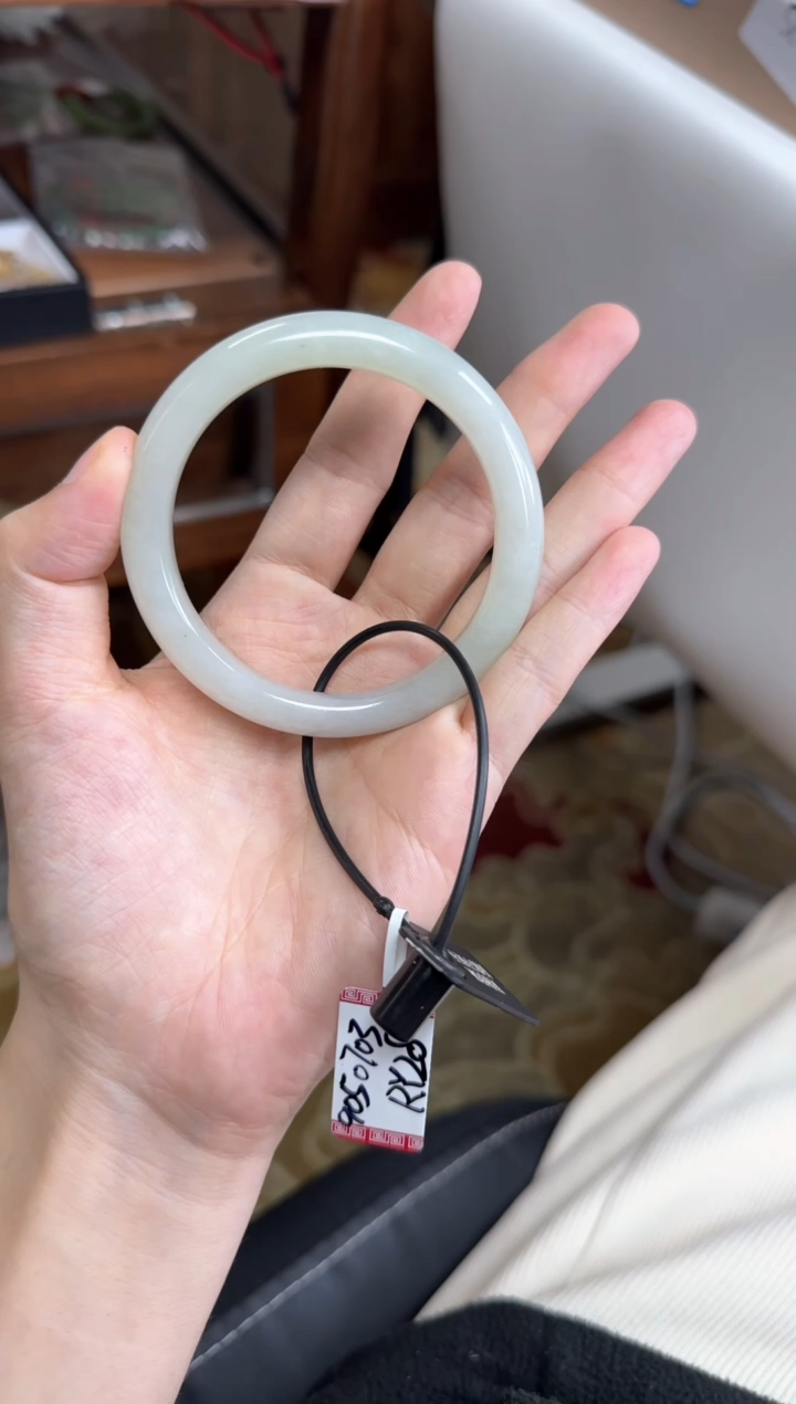 未镶嵌手镯和田玉1