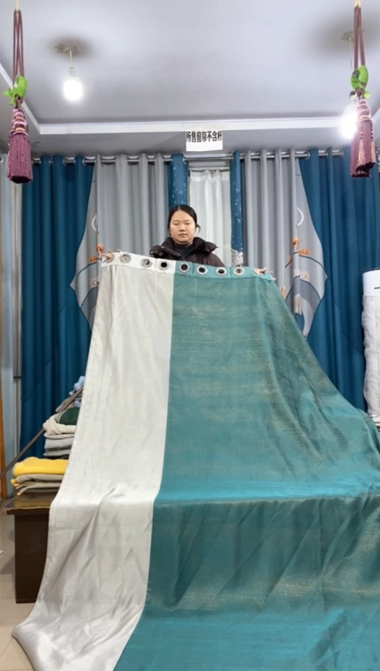 布成品窗帘   4.8*2.75米