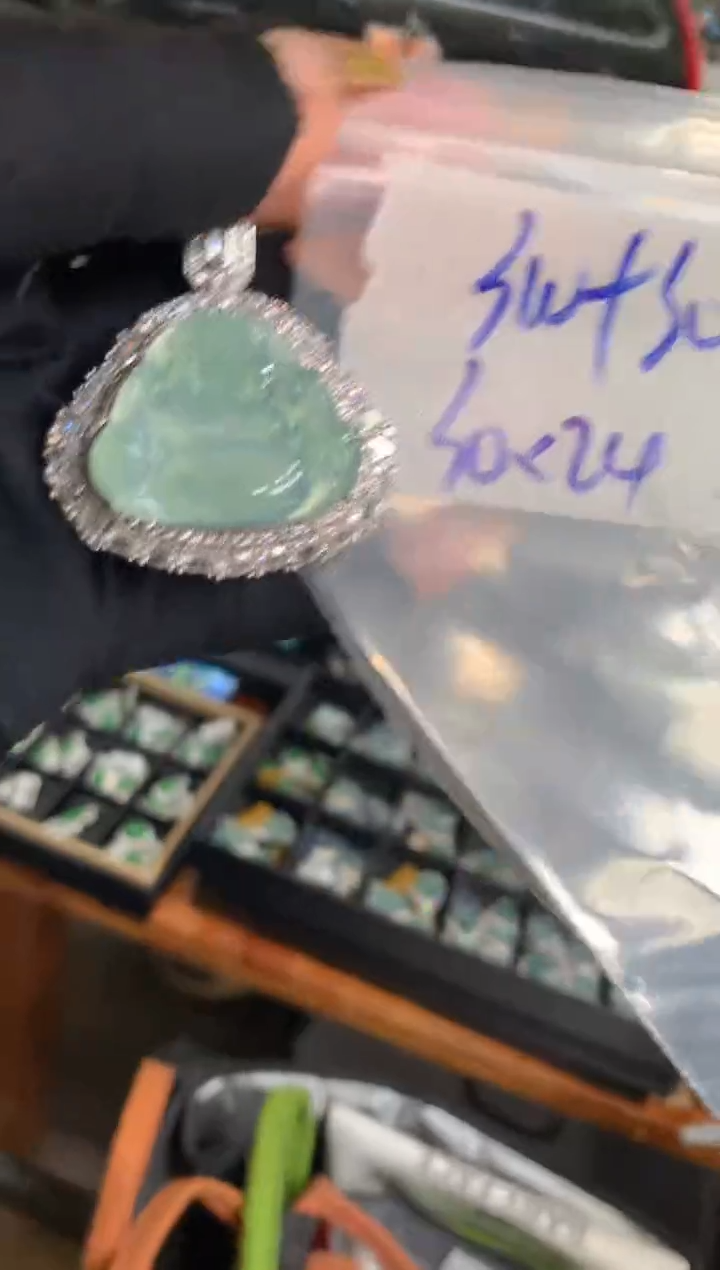 【闪购商品】定制翡翠未镶嵌17定制翡翠-多样性发货（发其一）