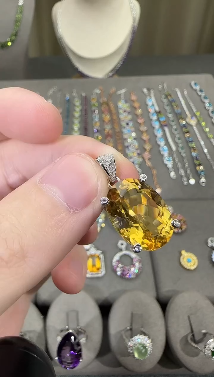 颈饰银S925镶嵌黄晶13*18mm吊坠设计款