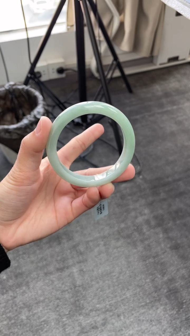 【闪购商品】翡翠手镯未镶嵌手镯
