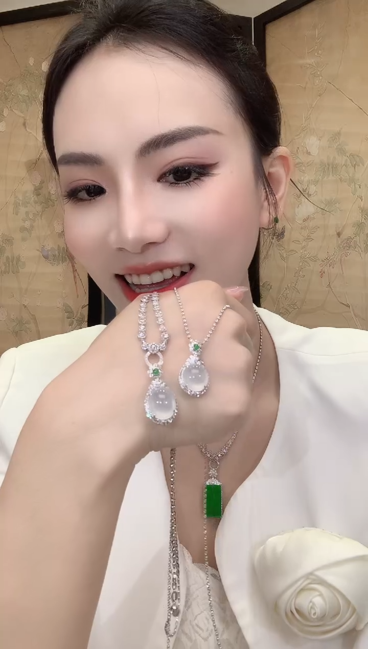 翡翠18K金镶嵌吊坠(不含链)A21 多样性发货一件
