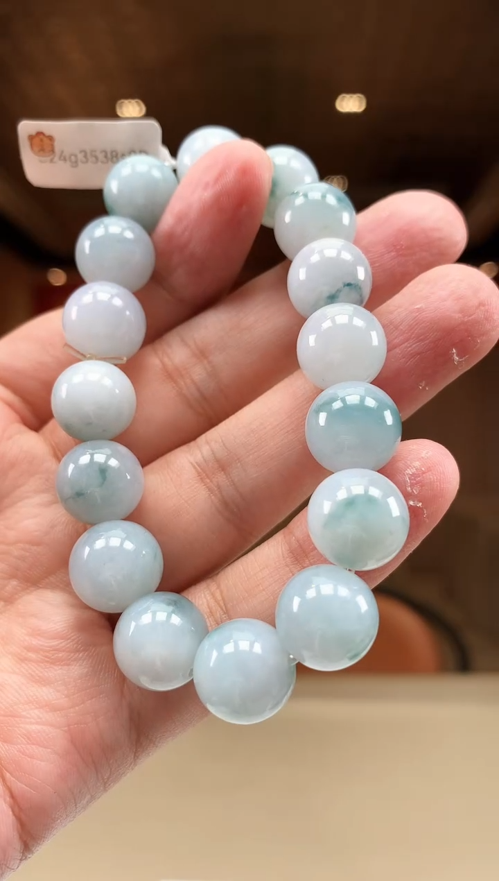 翡翠未镶嵌颈饰             *182