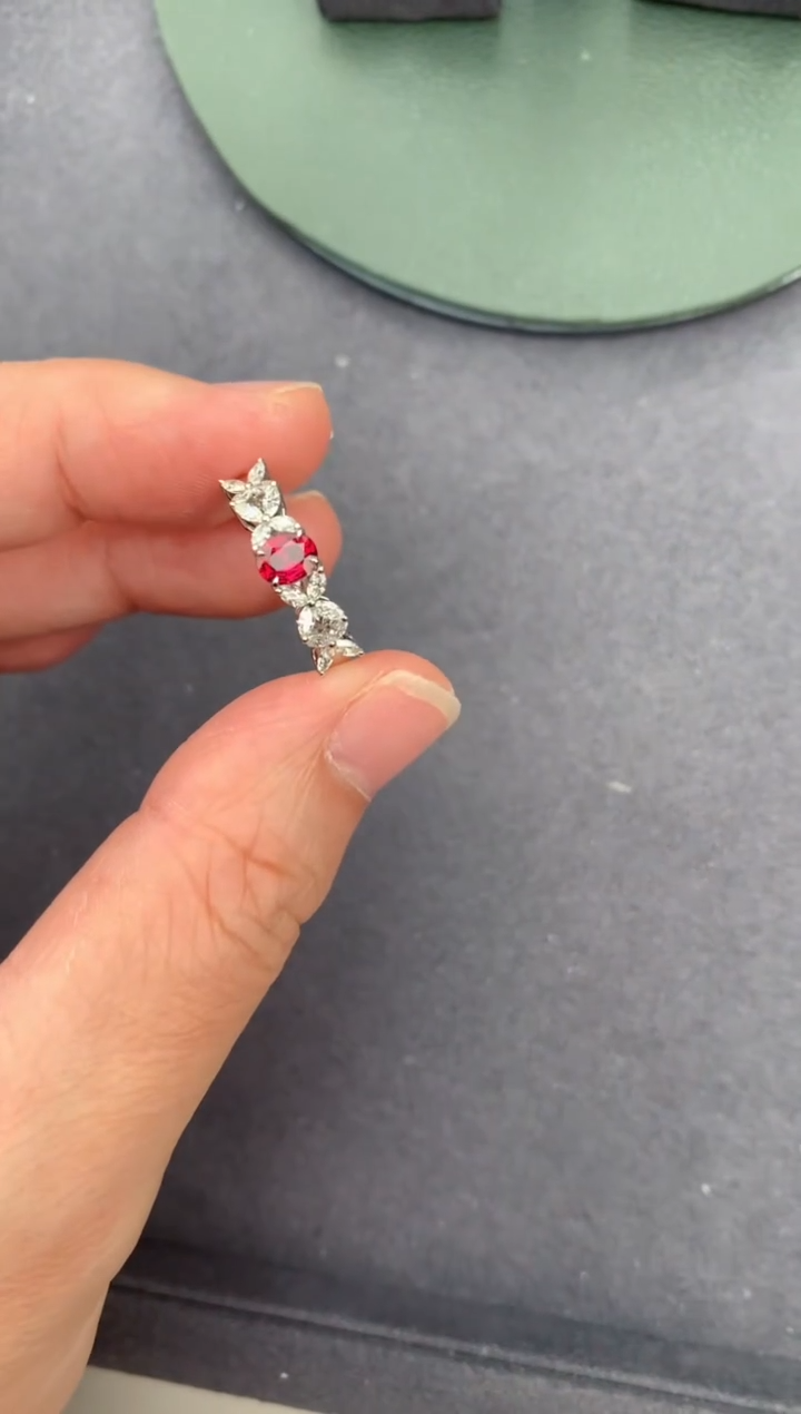 【闪购商品】红宝石戒指18K金镶嵌42分无烧鸽血红戒指