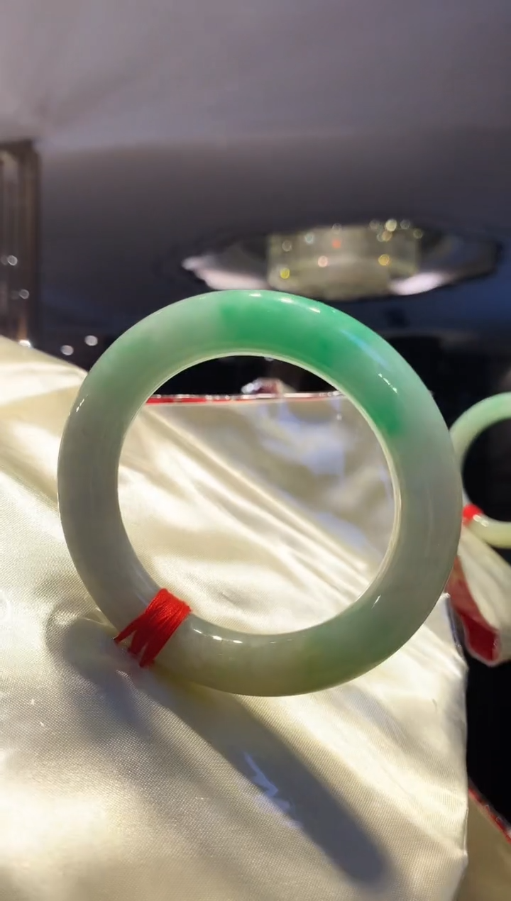 【闪购商品】翡翠手镯未镶嵌手镯