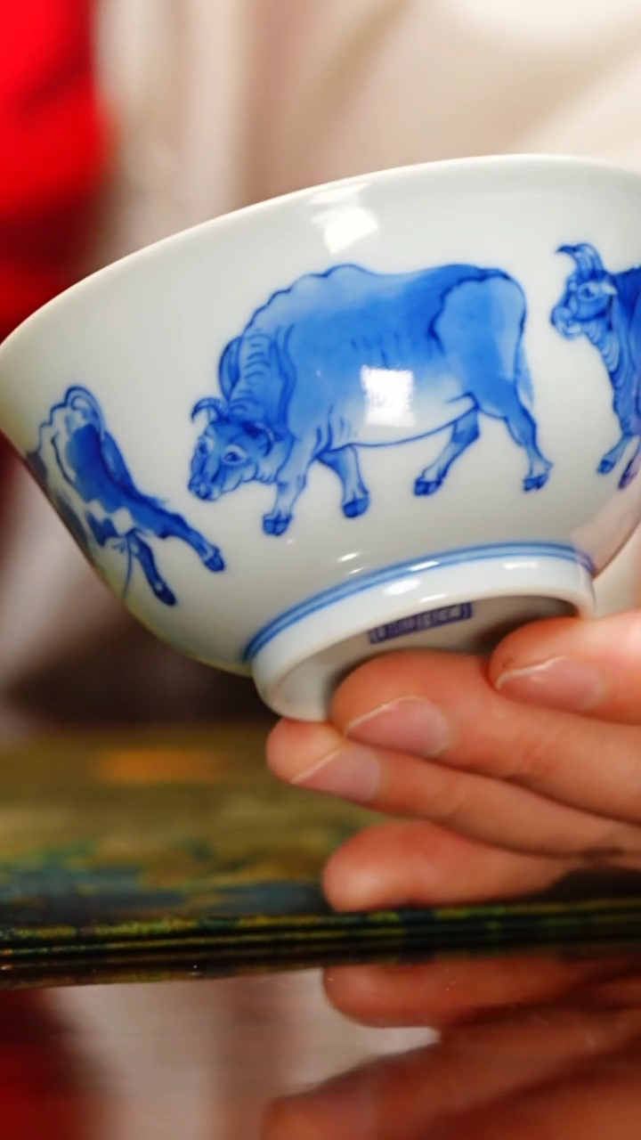【闪购商品】9号景德镇瓷器之美青花五牛图杯