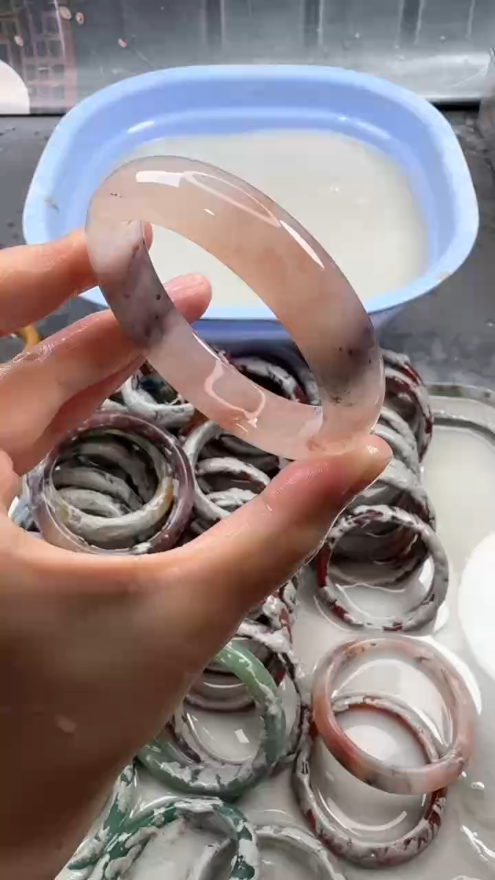 【闪购商品】石英质玉手镯未镶嵌51