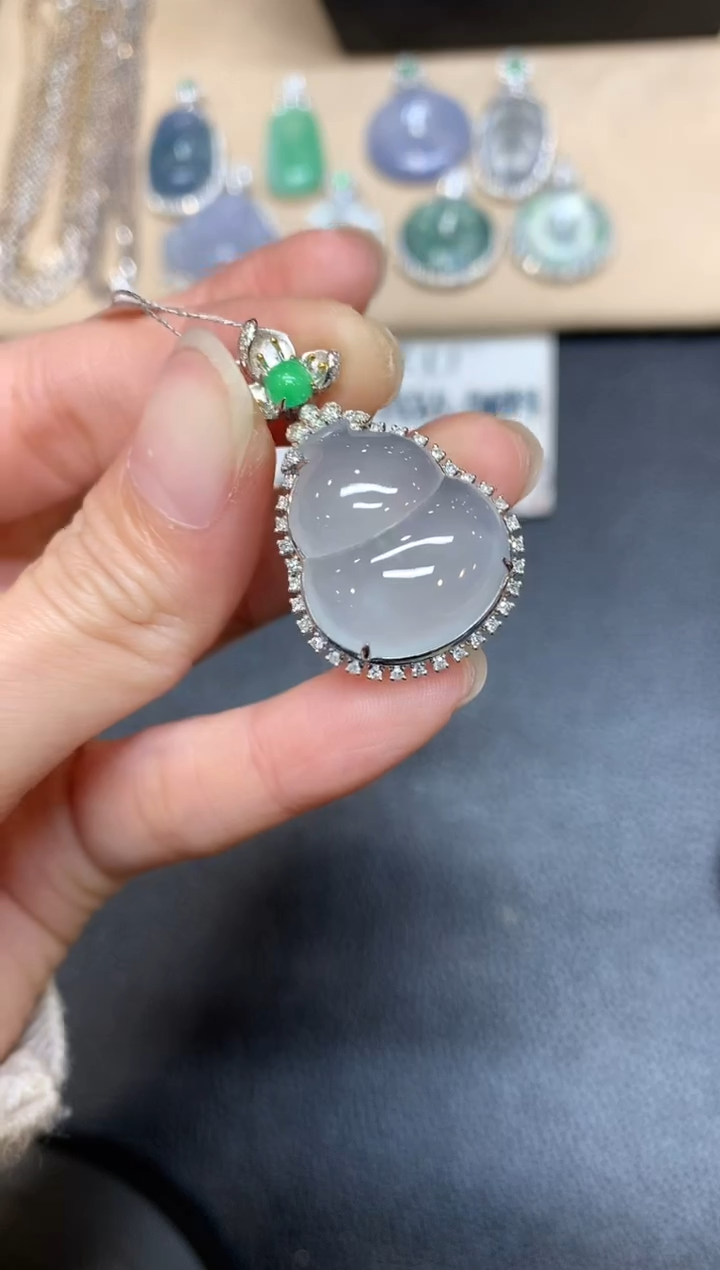 【闪购商品】翡翠吊坠(不含链)18K金镶嵌葫芦【无服务费