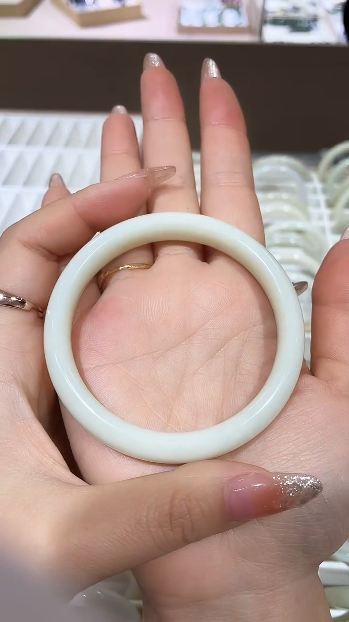 【闪购商品】和田玉手镯未镶嵌XQ 和田玉手镯