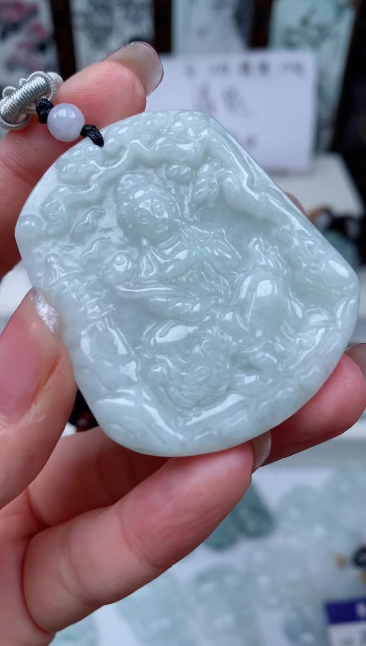【闪购商品】翡翠颈饰未镶嵌兔
